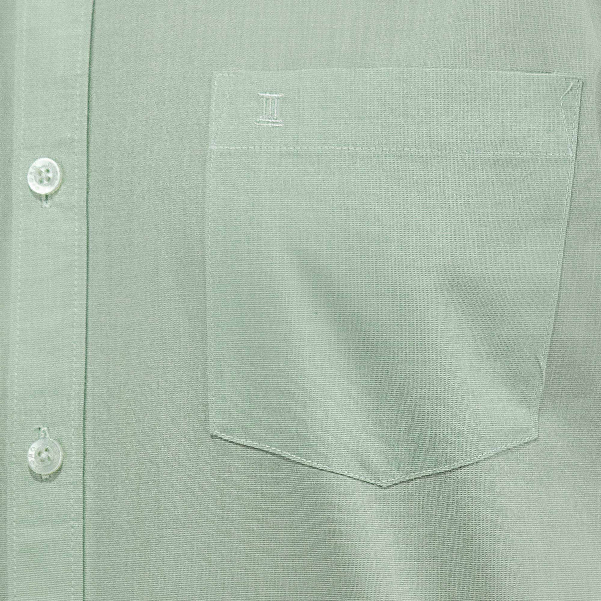 Camisa Gris Lisa con Manga Corta 100% Algodón 2408047